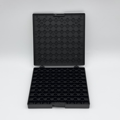 Un bon prix. Plateau à puce clamshell en PC noir ESD avec mécanisme de verrouillage en ligne