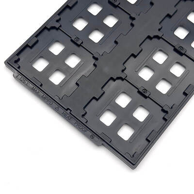 Un bon prix. Les plateaux JEDEC IC protègent les plaquettes pour une production propre en ligne