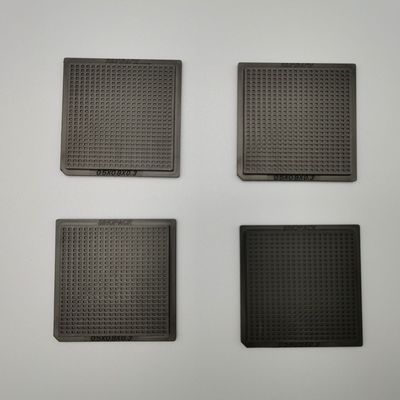 Un bon prix. Plateaux nus statiques 2 de matrice de noir d'OEM les anti avancent la norme petit à petit non toxique de RoHS en ligne