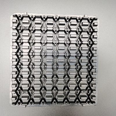 Un bon prix. Par la structure IC de trou empaquetant Tray Lightweight Moisture Proof en ligne